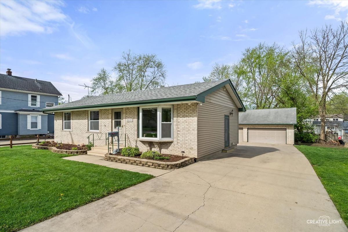 1117 Douglas Avenue, Aurora, IL 60505