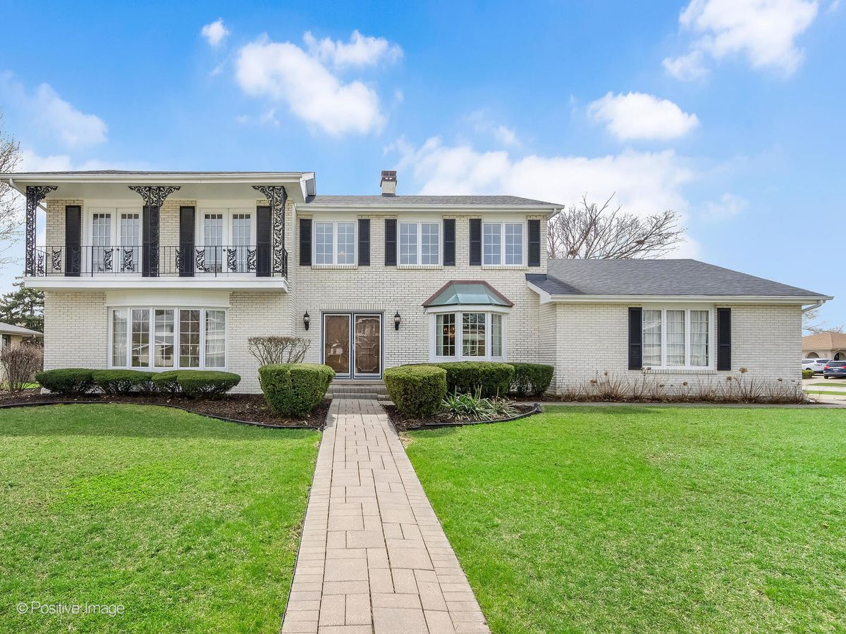 8335 Red Oak Lane, Orland Park, IL 60462