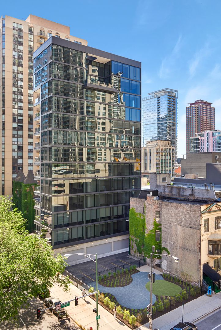 56 W HURON Street #9 — Chicago, IL 60654