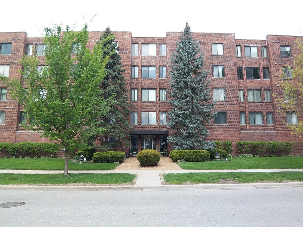 110 Dunton Avenue, Arlington Heights, IL 60005