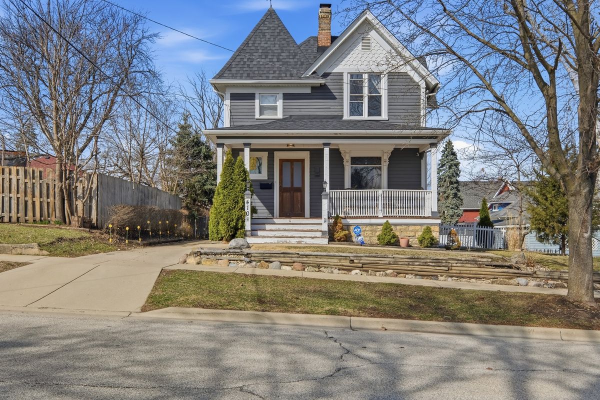 410 Standish Street, Elgin, IL 60123