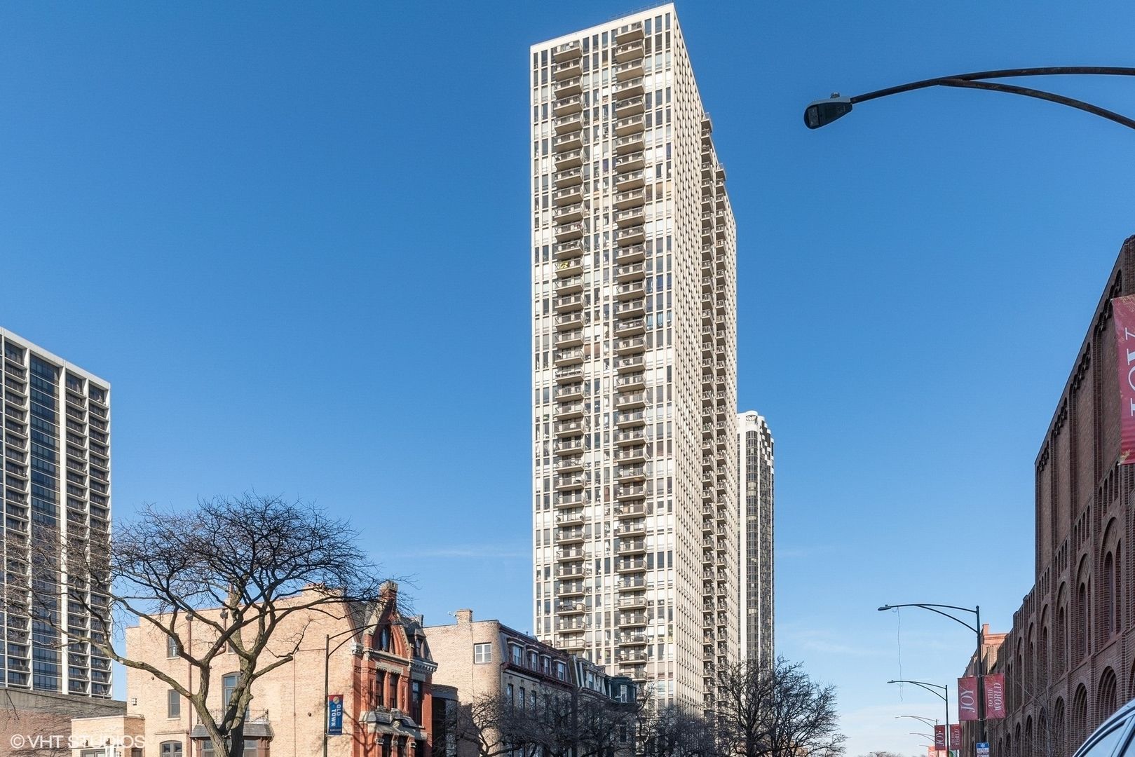 1660 N La Salle Drive #3501 — Chicago, IL 60614