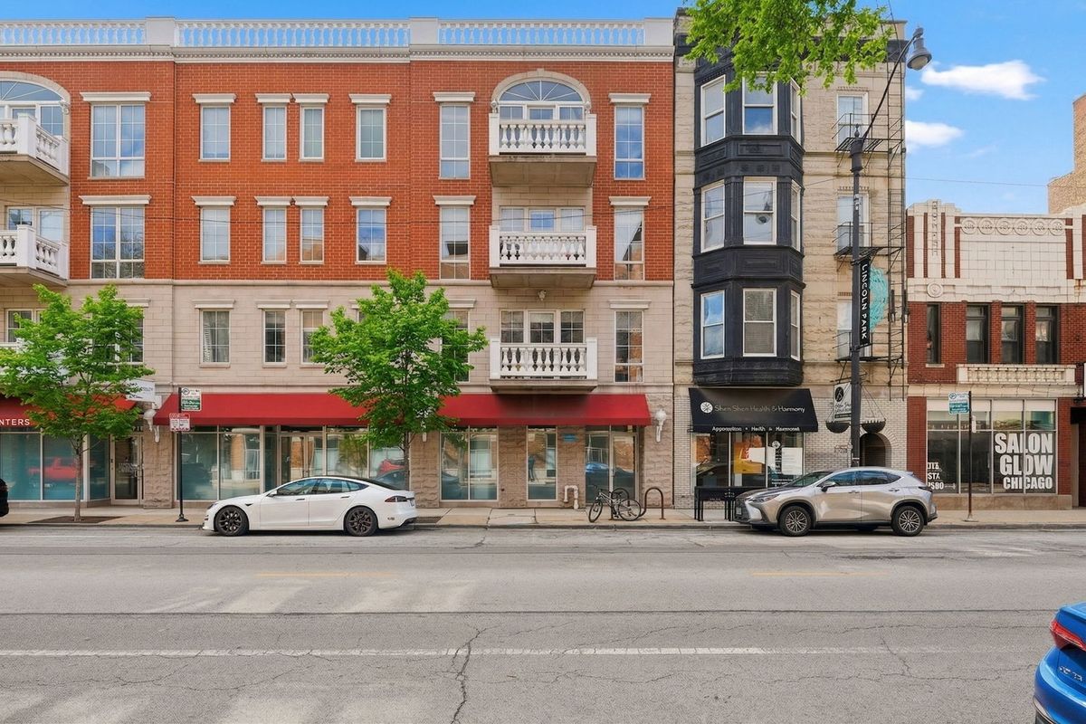2762 Lincoln Avenue, Chicago, IL 60614