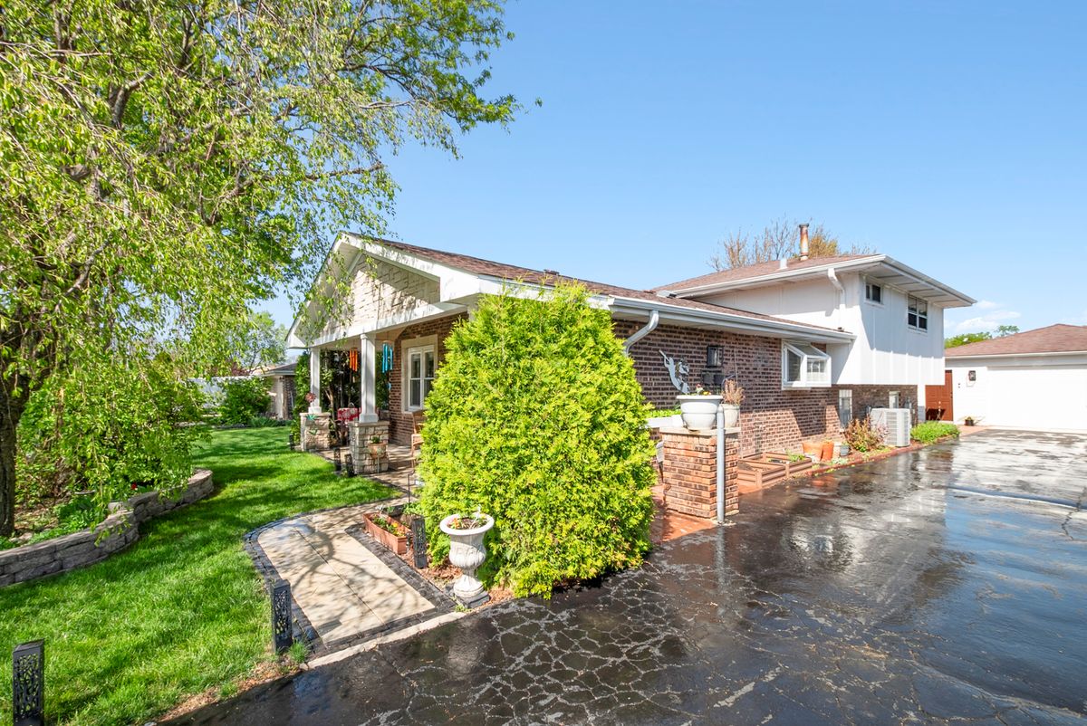 7437 Garden Lane, Justice, IL 60458