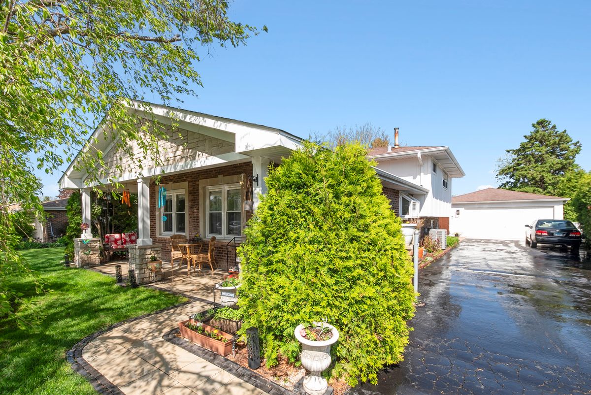 7437 Garden Lane, Justice, IL 60458