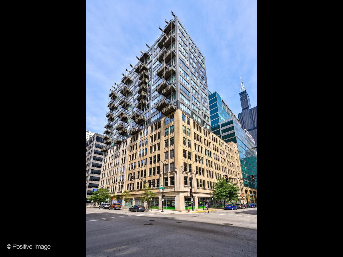 565 QUINCY Street, Chicago, IL 60661