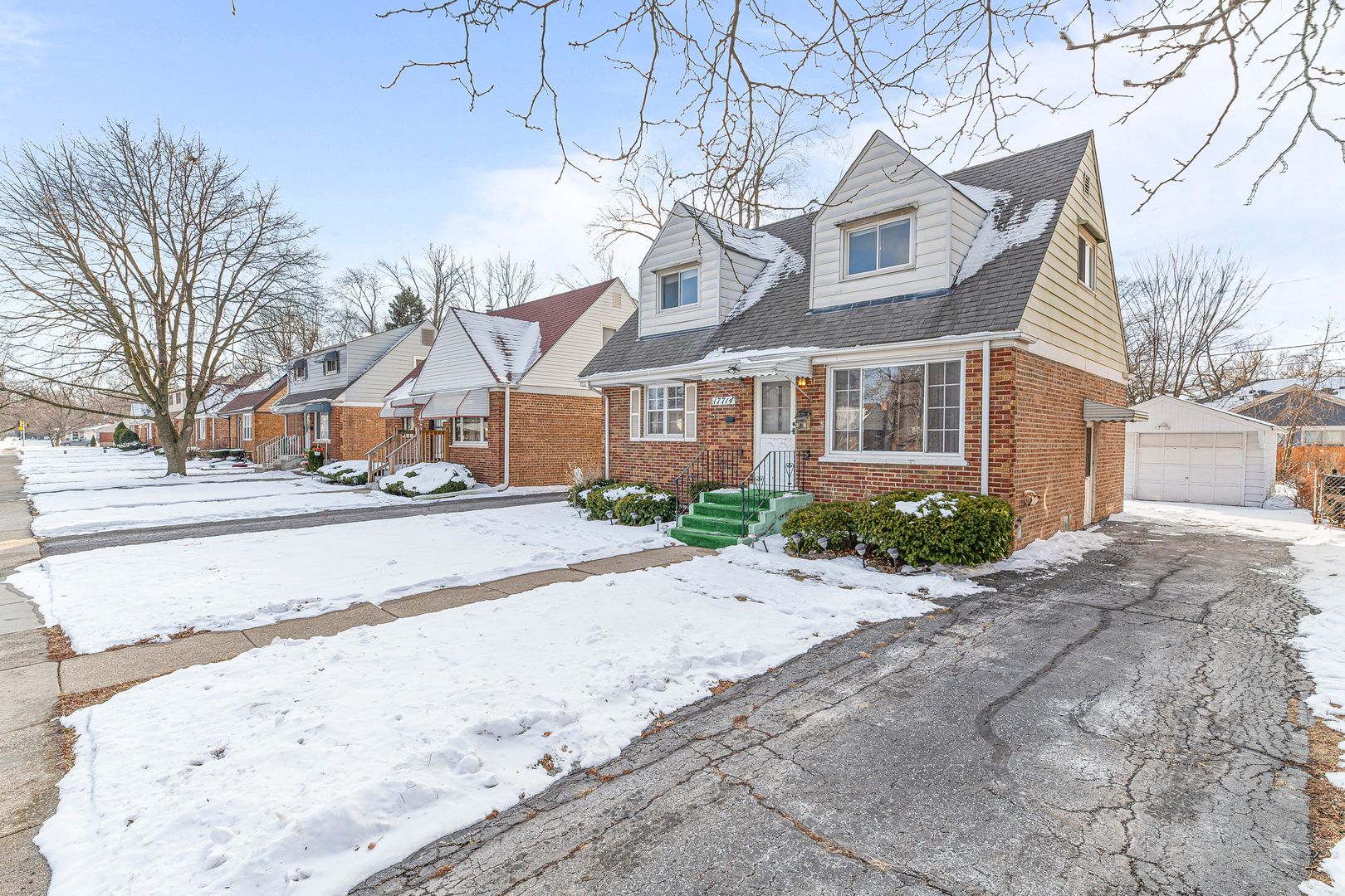 17714 Burnham Avenue — Lansing, IL 60438