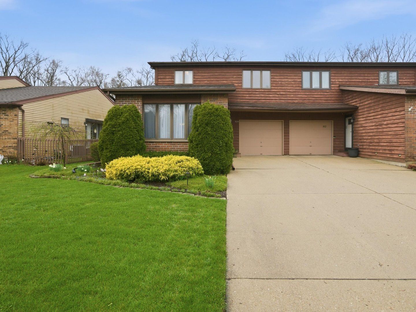 312 Brookdale Drive #A — Bloomingdale, IL 60108