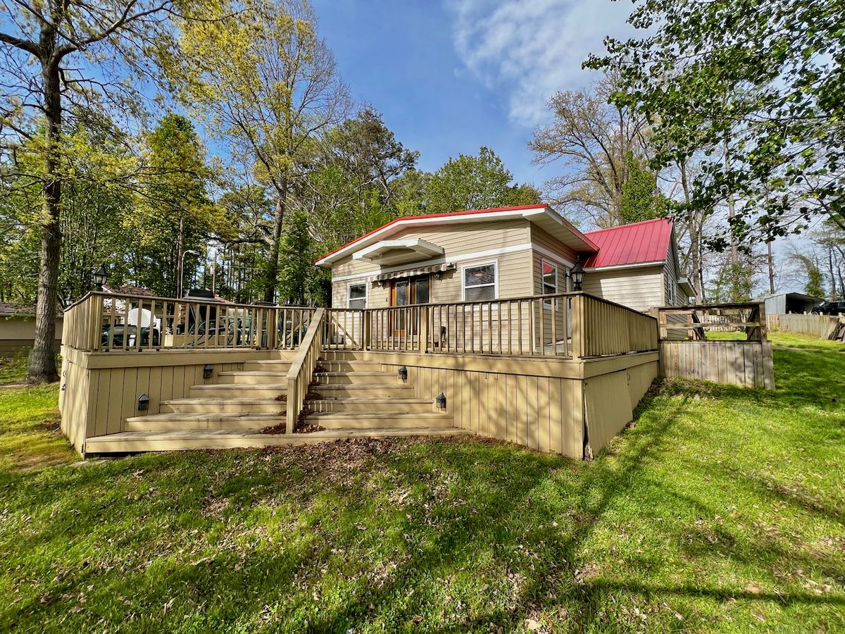 20062 Shore Lane, West Frankfort, IL 62896