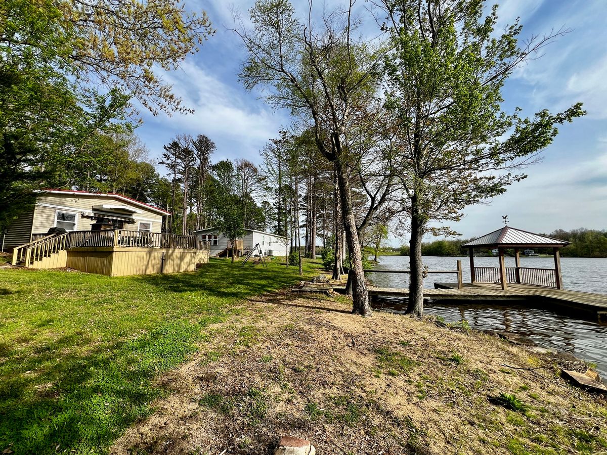 20062 N Shore Lane, West Frankfort, IL 62896