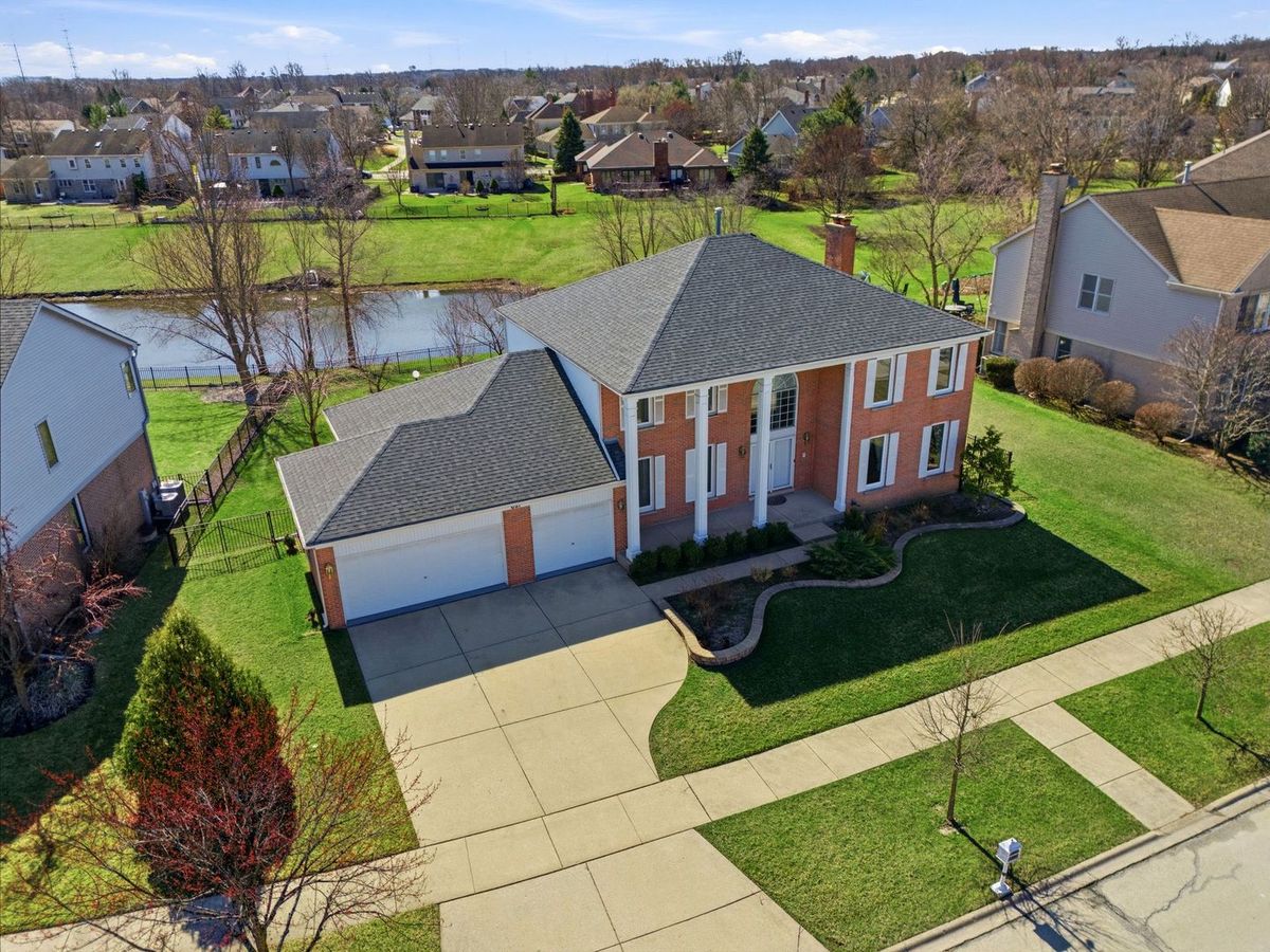 681 Castlerea Lane, Des Plaines, IL 60016