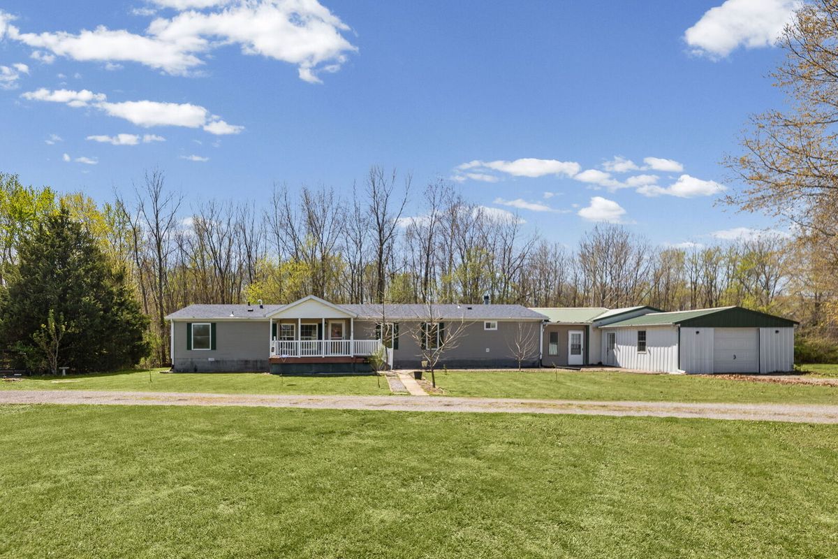 2689 Paul Road, Salem, IL 62881