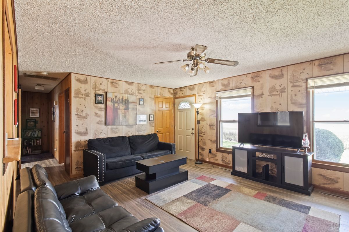 812 W 3rd Street, Gilman, IL 60938