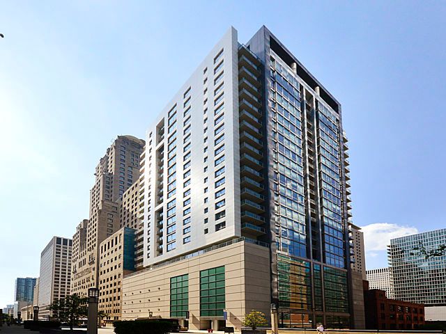 160 E Illinois Street #1605 — Chicago, IL 60611