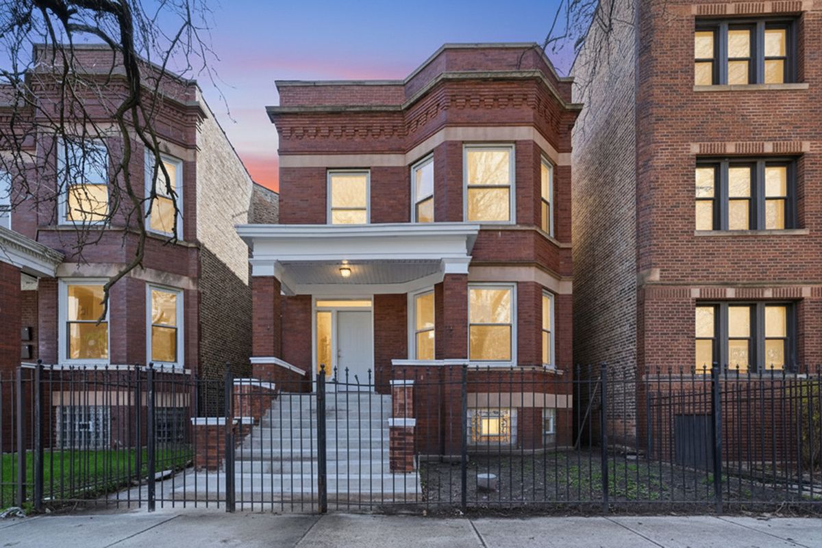 7353 Blackstone Avenue, Chicago, IL 60619