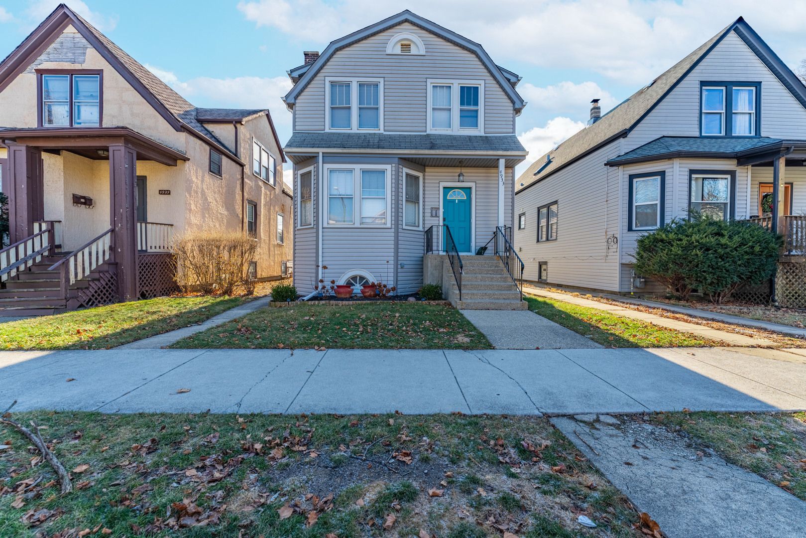 4933 Berenice Avenue — Chicago, IL 60641