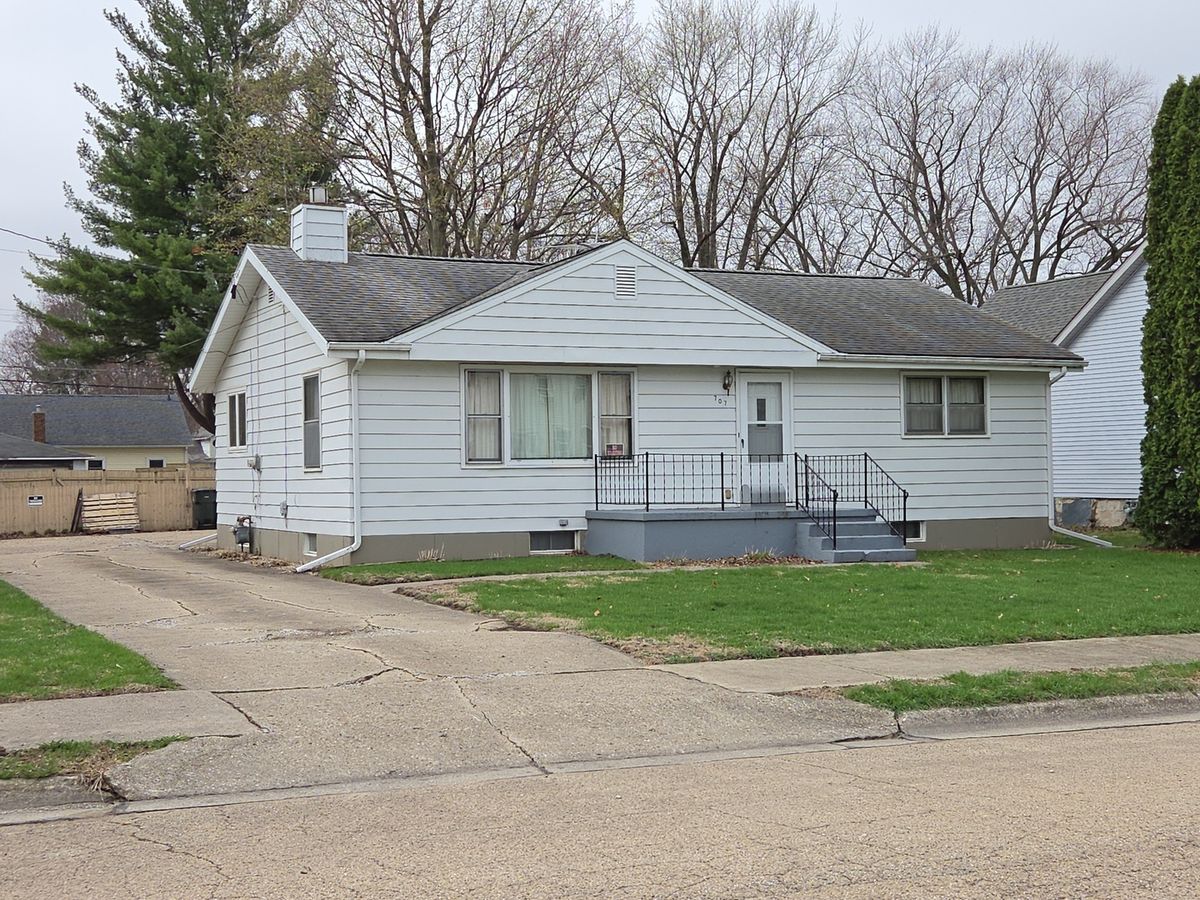 707 8th Street, Sterling, IL 61081