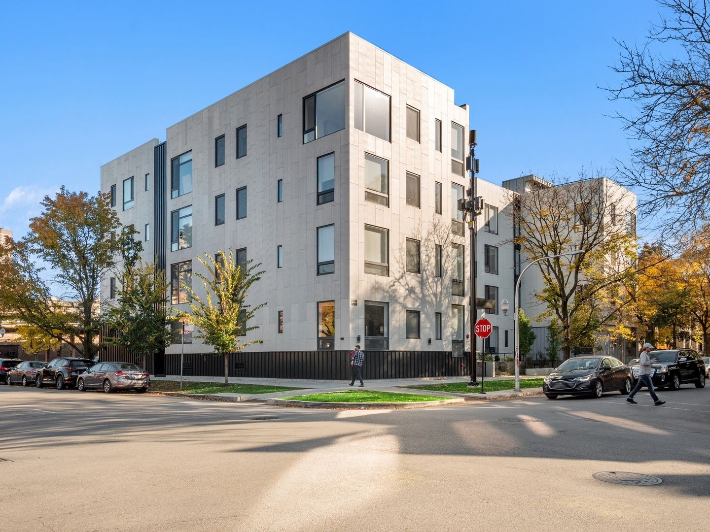 3757 N Sheffield Avenue #112 — Chicago, IL 60613