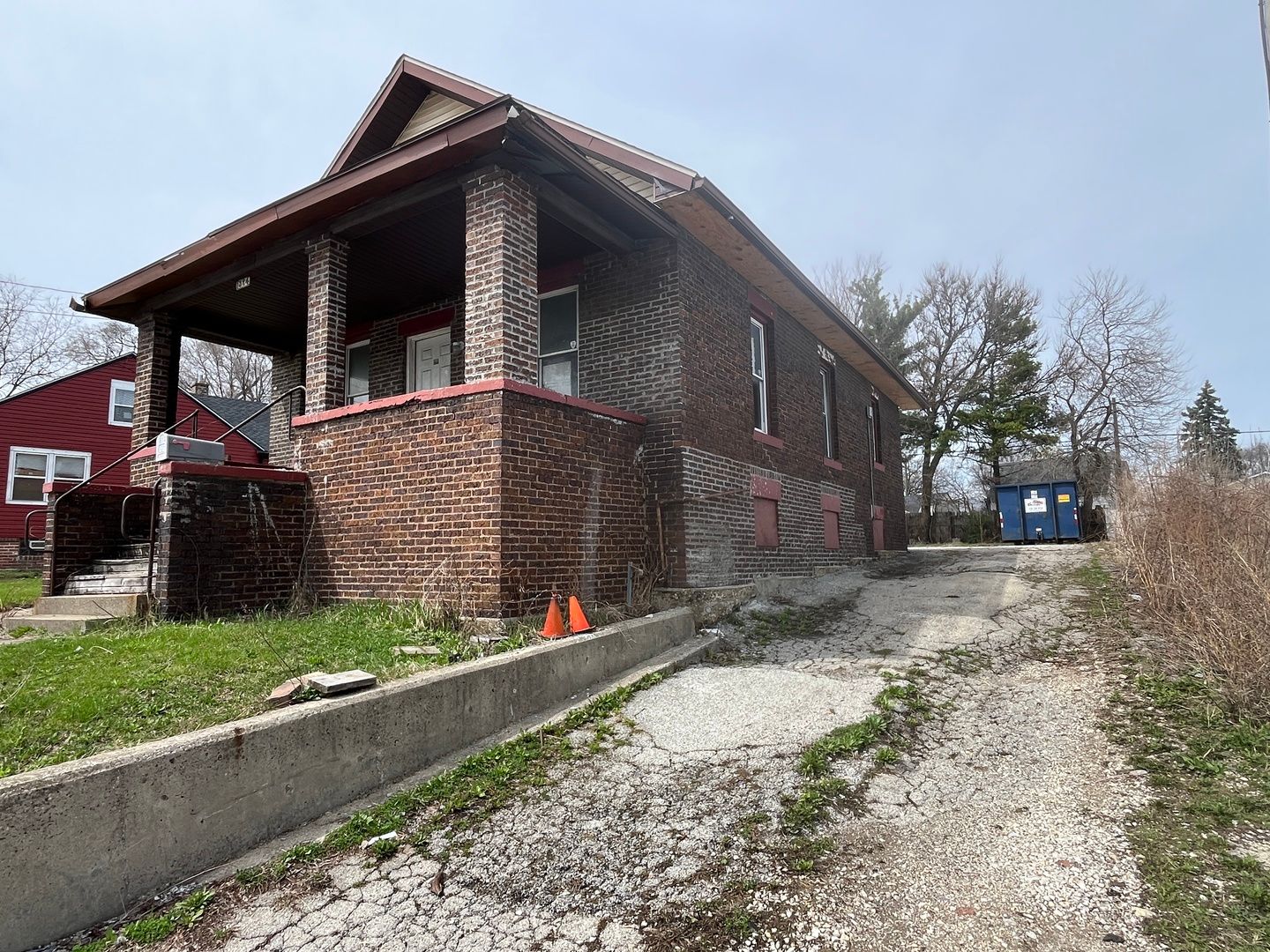 1324 E New York Street — Aurora, IL 60505