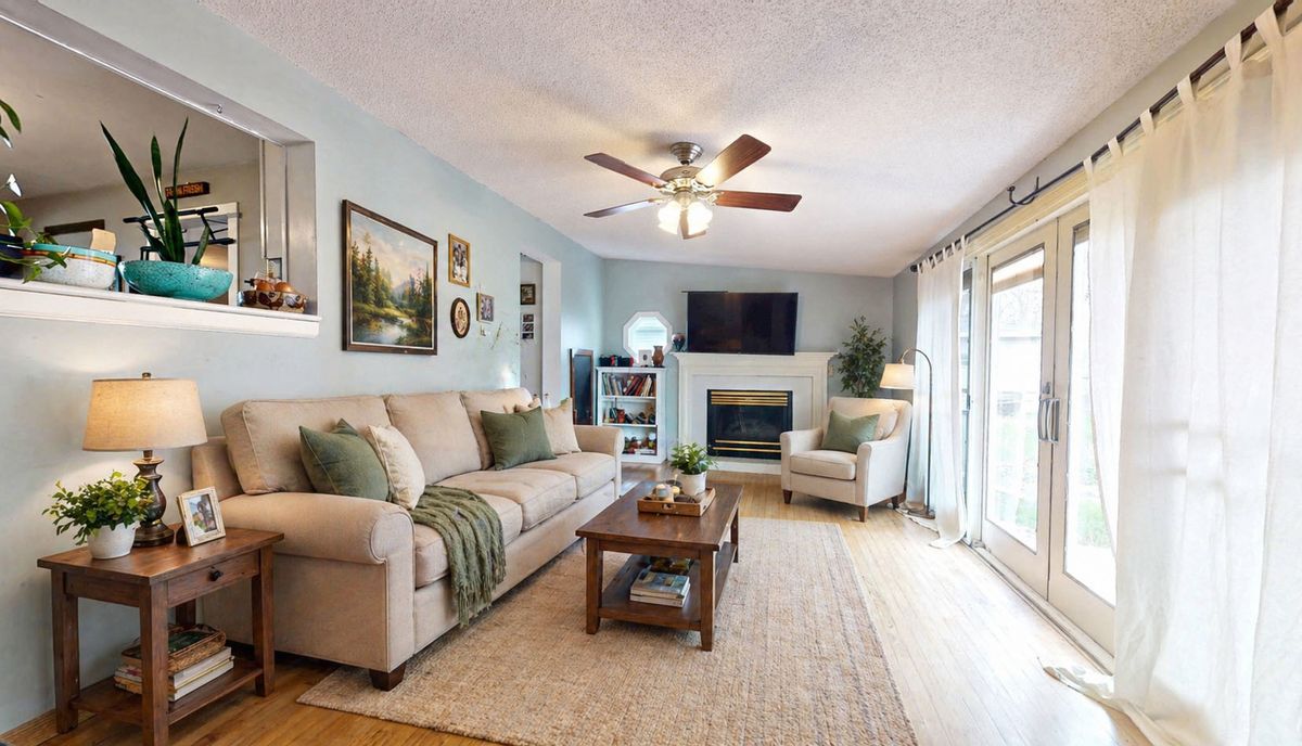 829 E Old Route 47 Road, Monticello, IL 61856