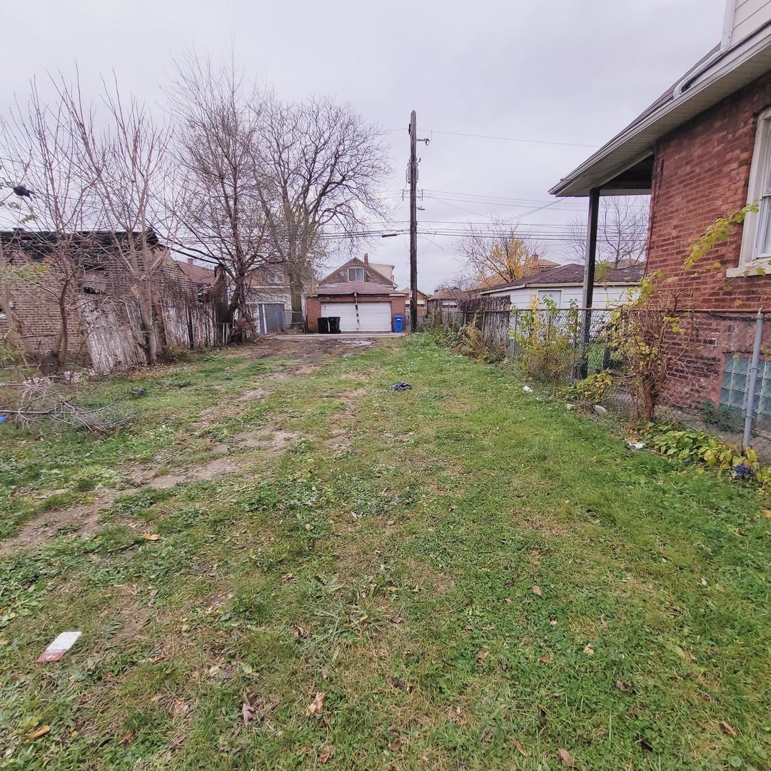 8029 S Loomis Boulevard — Chicago, IL 60620