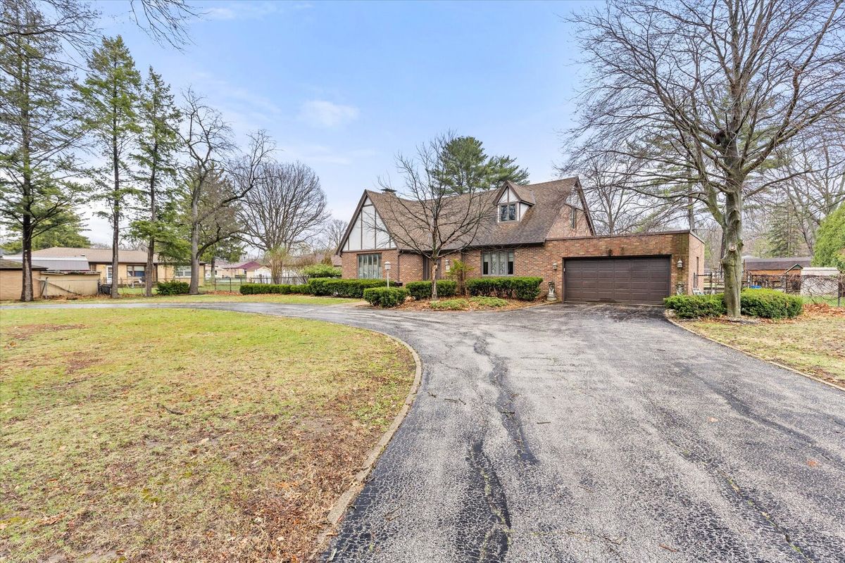 1015 Lowden Road, Streator, IL 61364