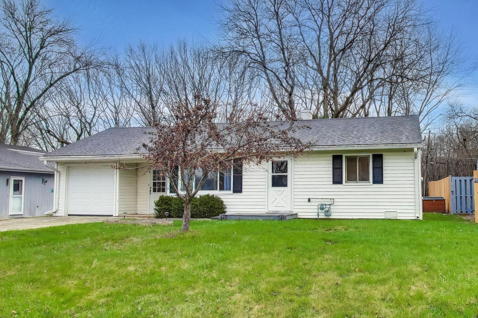 239 Maplewood Drive — Antioch, IL 60002