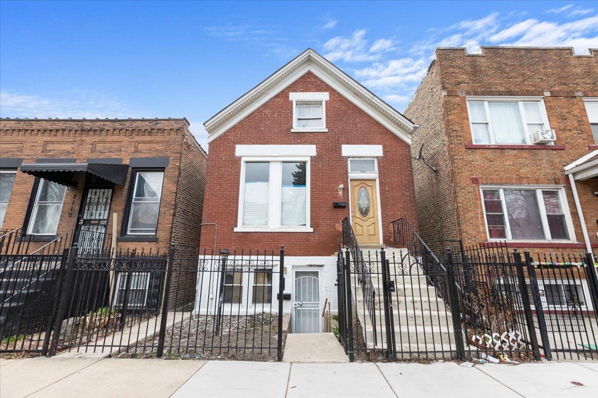 2108 Homan Avenue — Chicago, IL 60623