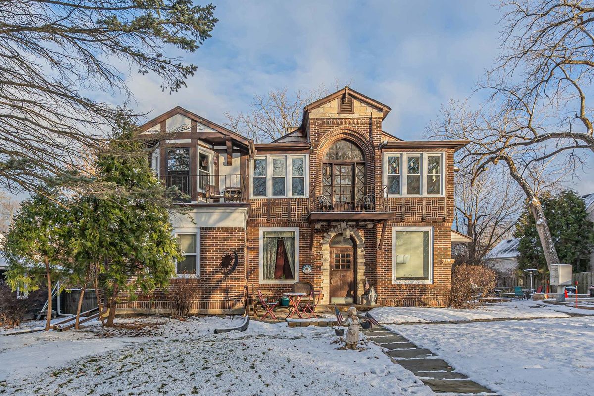1155 Saint Johns Avenue, Highland Park, IL 60035