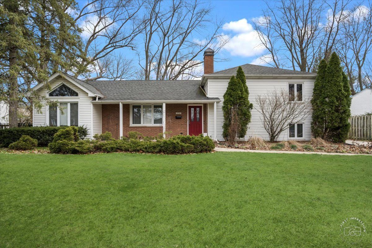 1120 N Brainard Street — Naperville, IL 60563
