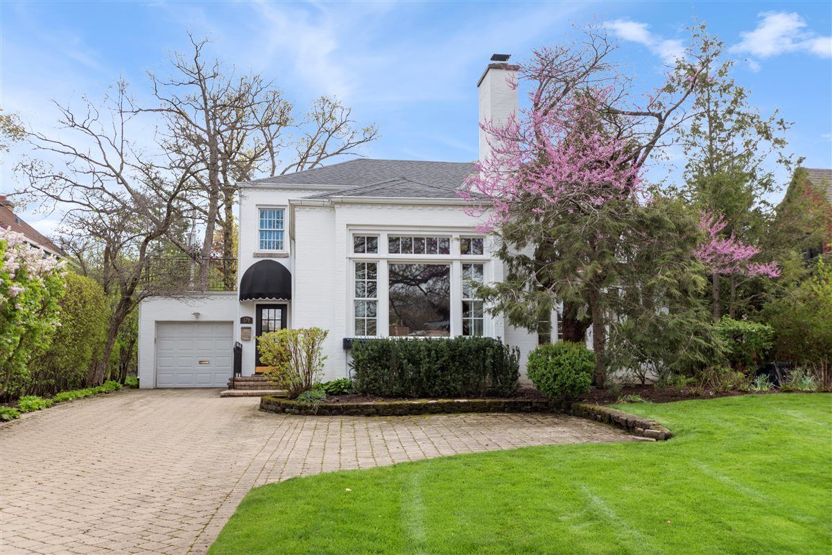 179 Pierce Road, Highland Park, IL 60035