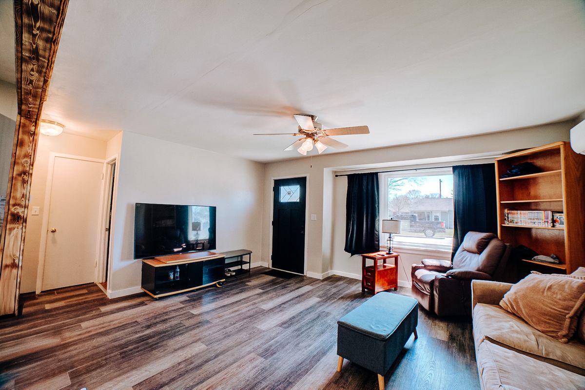850 E Locust Street, Watseka, IL 60970