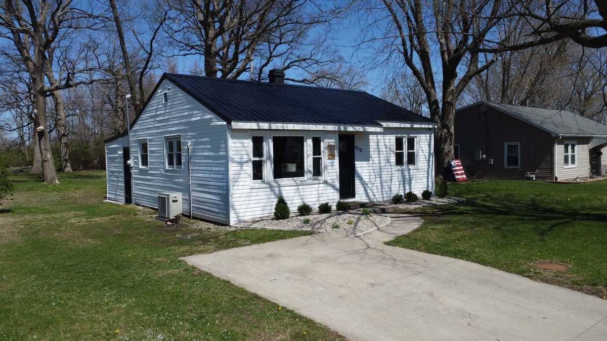 850 E Locust Street, Watseka, IL 60970