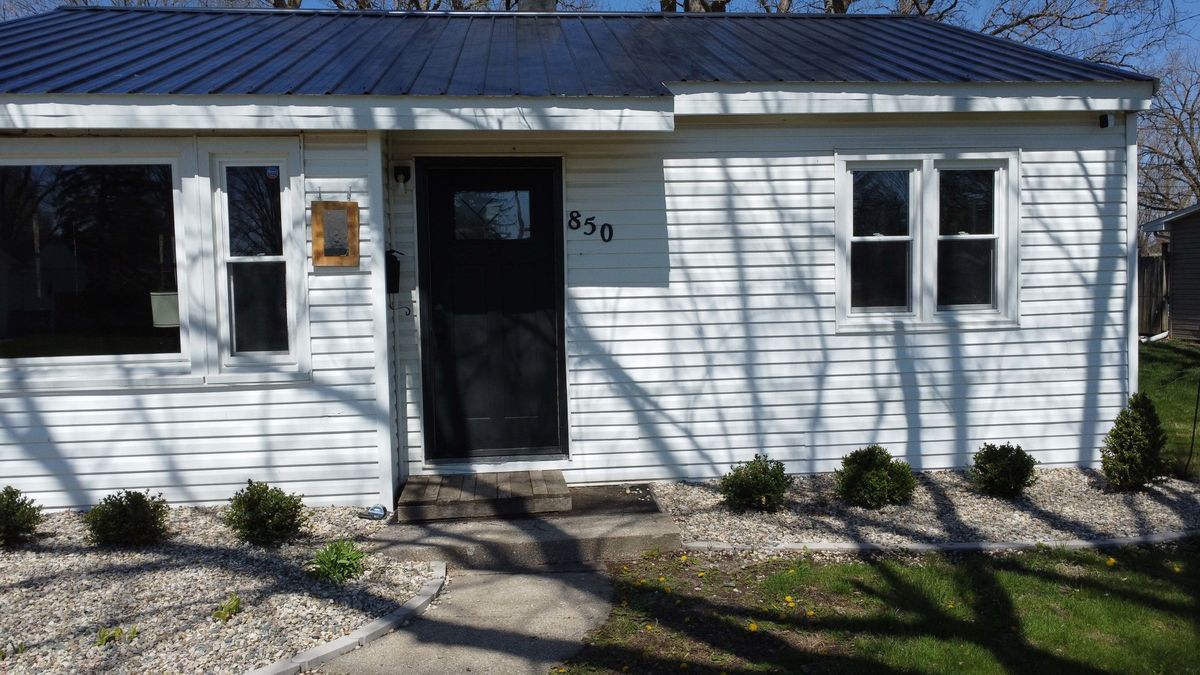 850 E Locust Street, Watseka, IL 60970