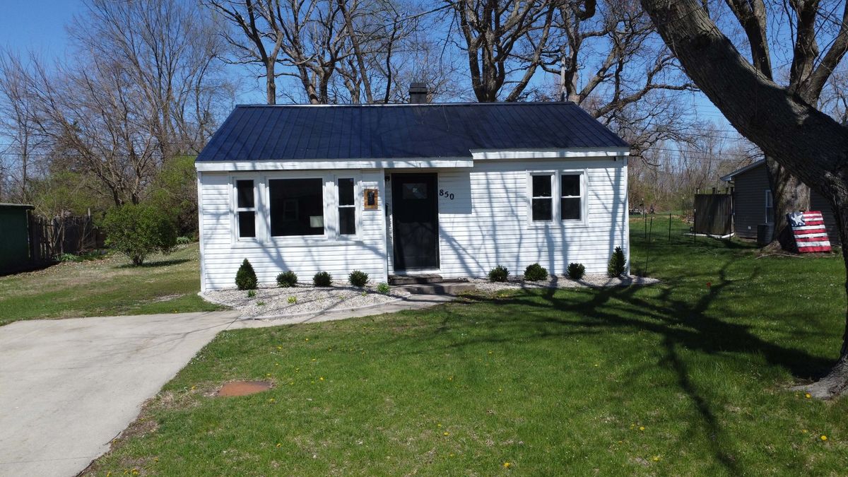 850 Locust Street, Watseka, IL 60970