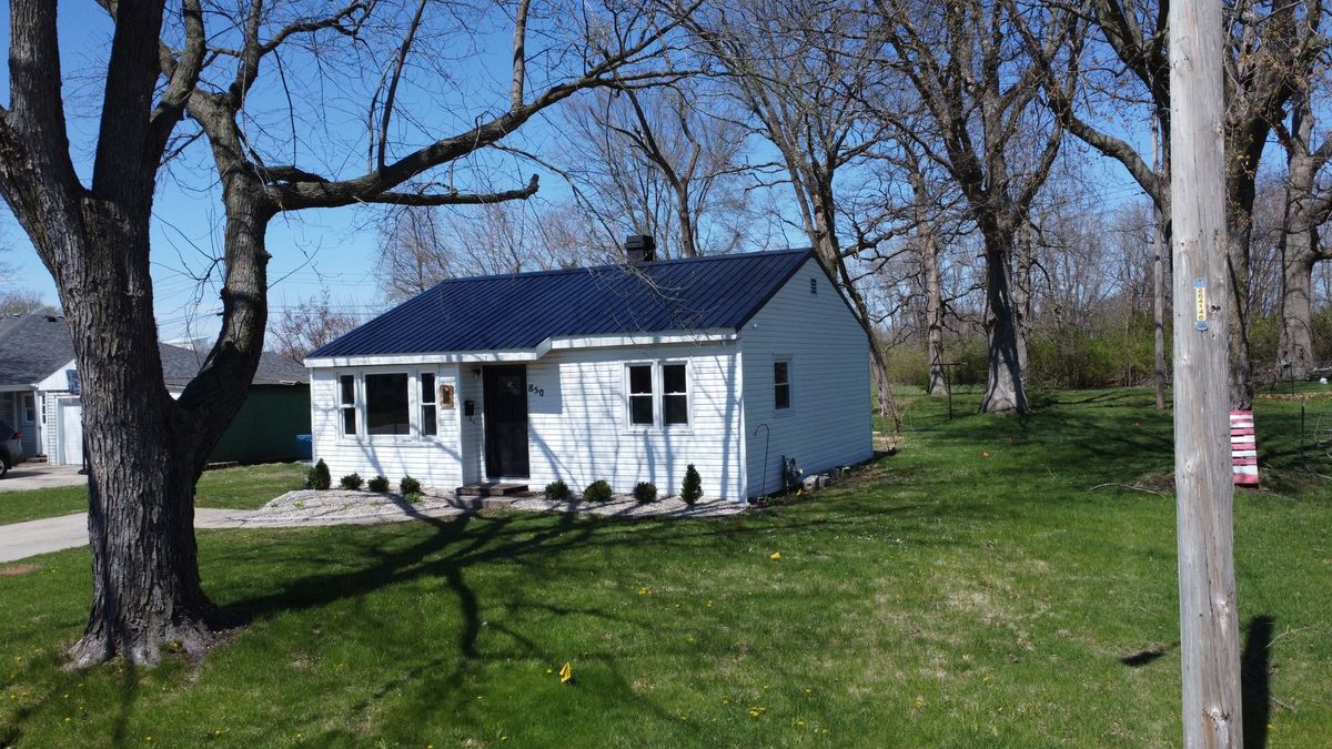 850 E Locust Street, Watseka, IL 60970