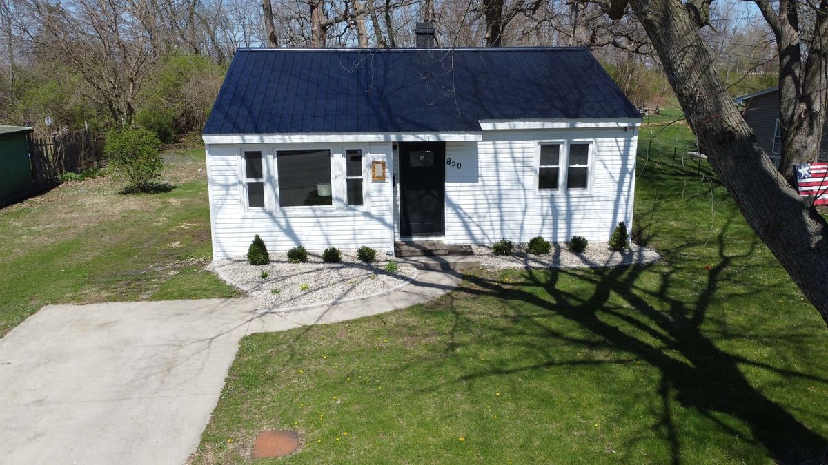 850 E Locust Street, Watseka, IL 60970