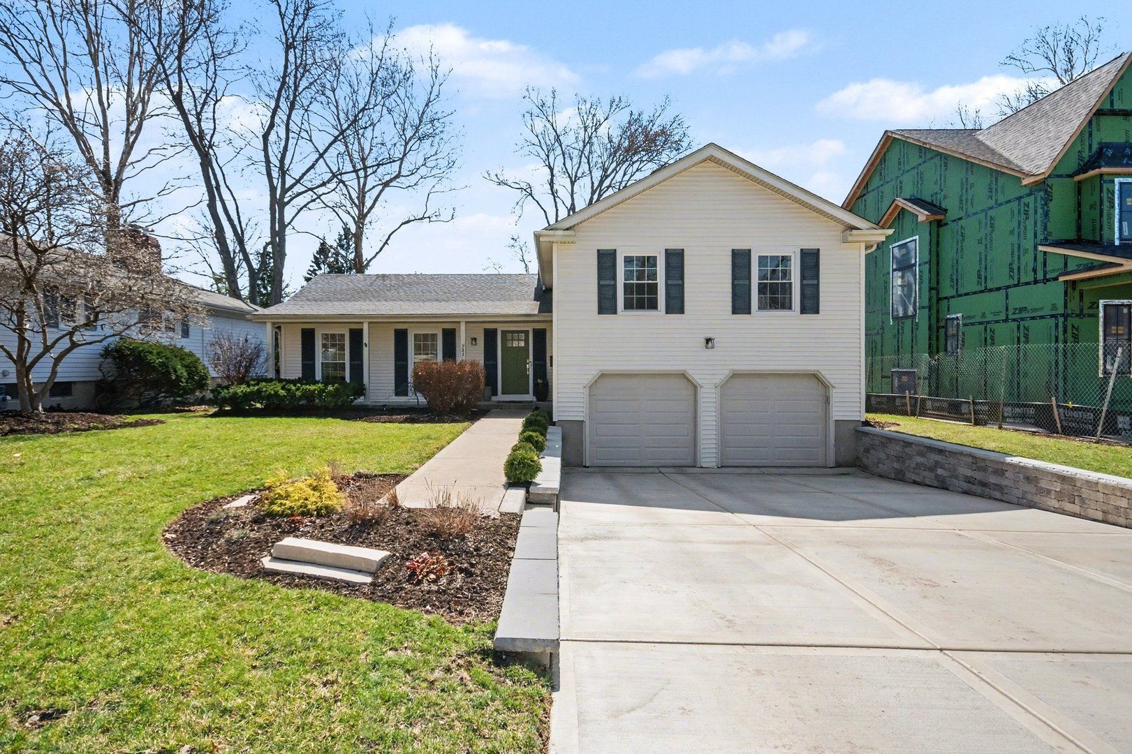 923 Oxford Road — Glen Ellyn, IL 60137