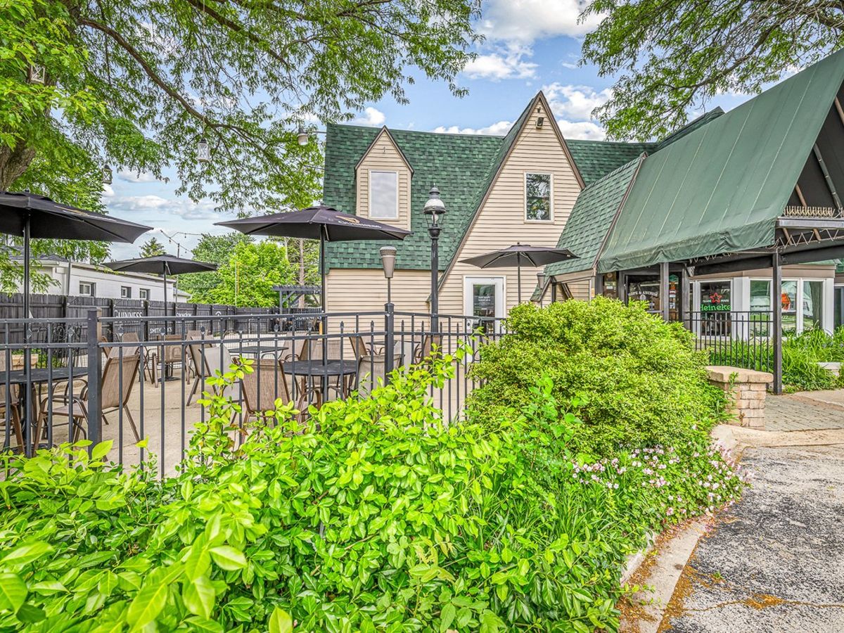 5040 N 2nd Street, Loves Park, IL 61111