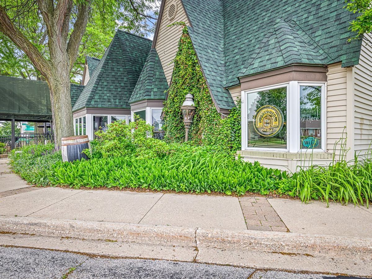 5040 N 2nd Street, Loves Park, IL 61111