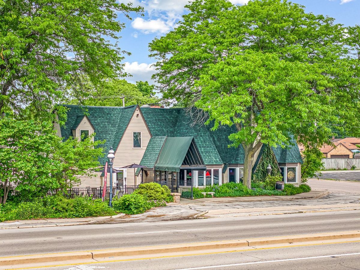 5040 N 2nd Street, Loves Park, IL 61111
