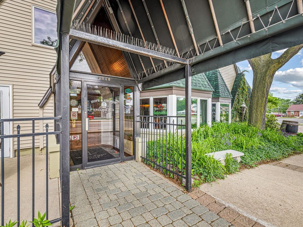 5040 N 2nd Street, Loves Park, IL 61111