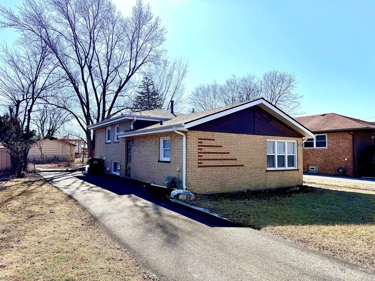 2217 156th Place, Markham, IL 60426