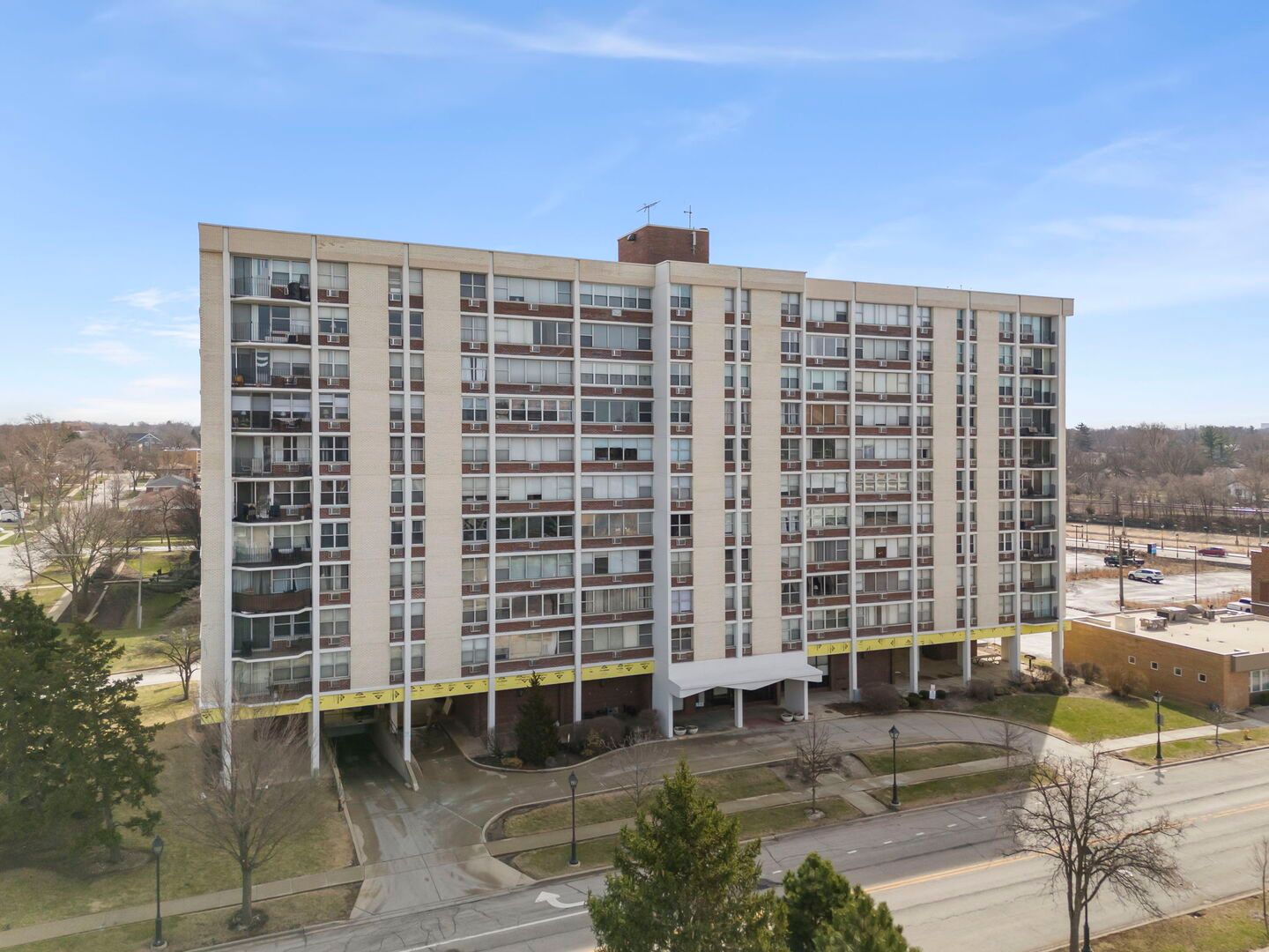 33 N Main Street #4J — Lombard, IL 60148
