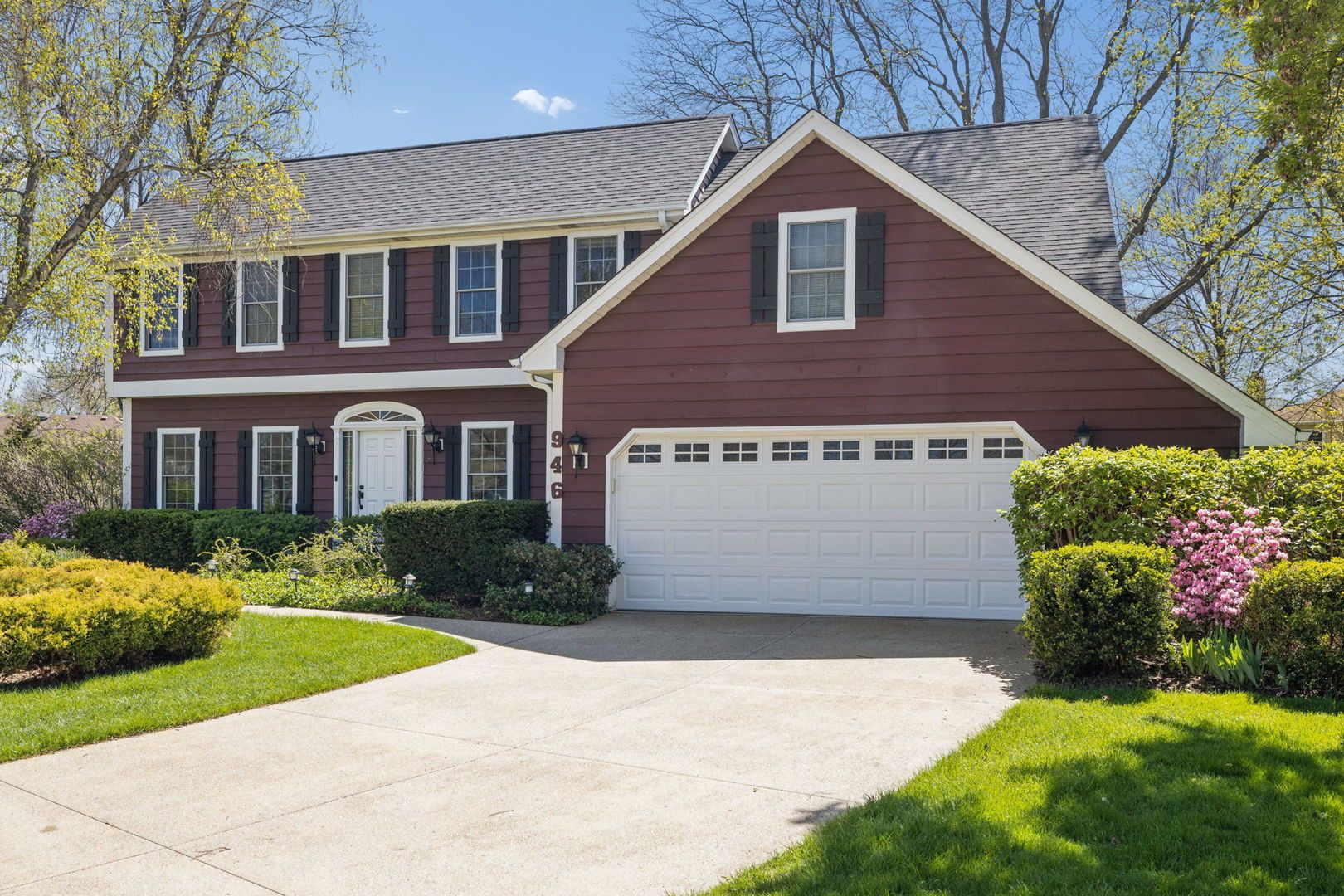 946 Montgomery Court — Naperville, IL 60540