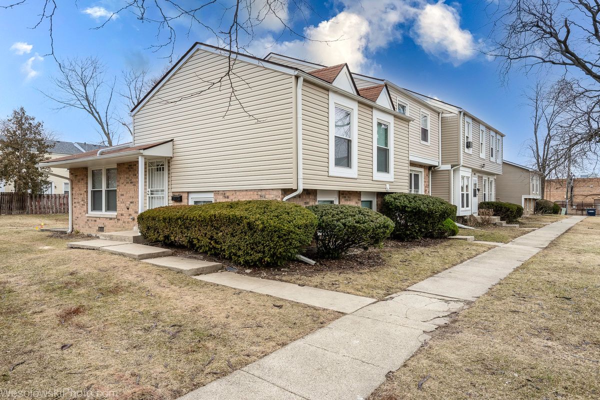 1101 Williamsburg Road, Country Club Hills, IL 60478