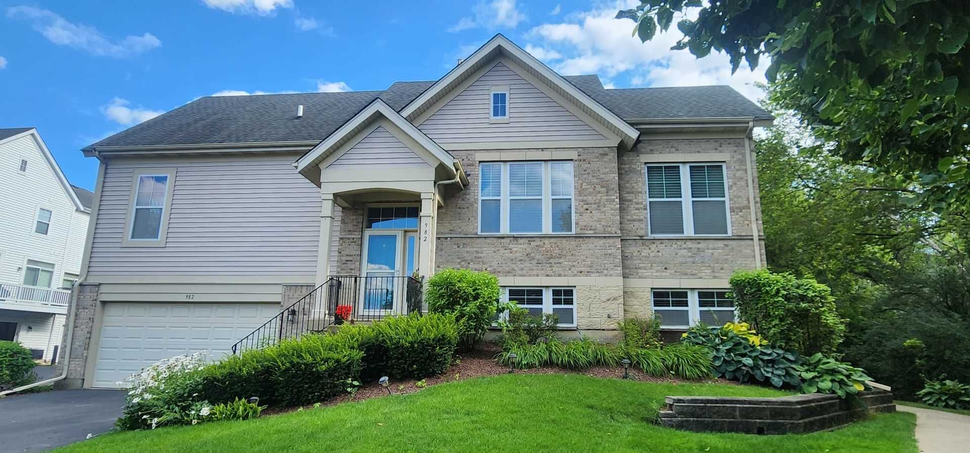 982 Indigo Court — Hanover Park, IL 60133