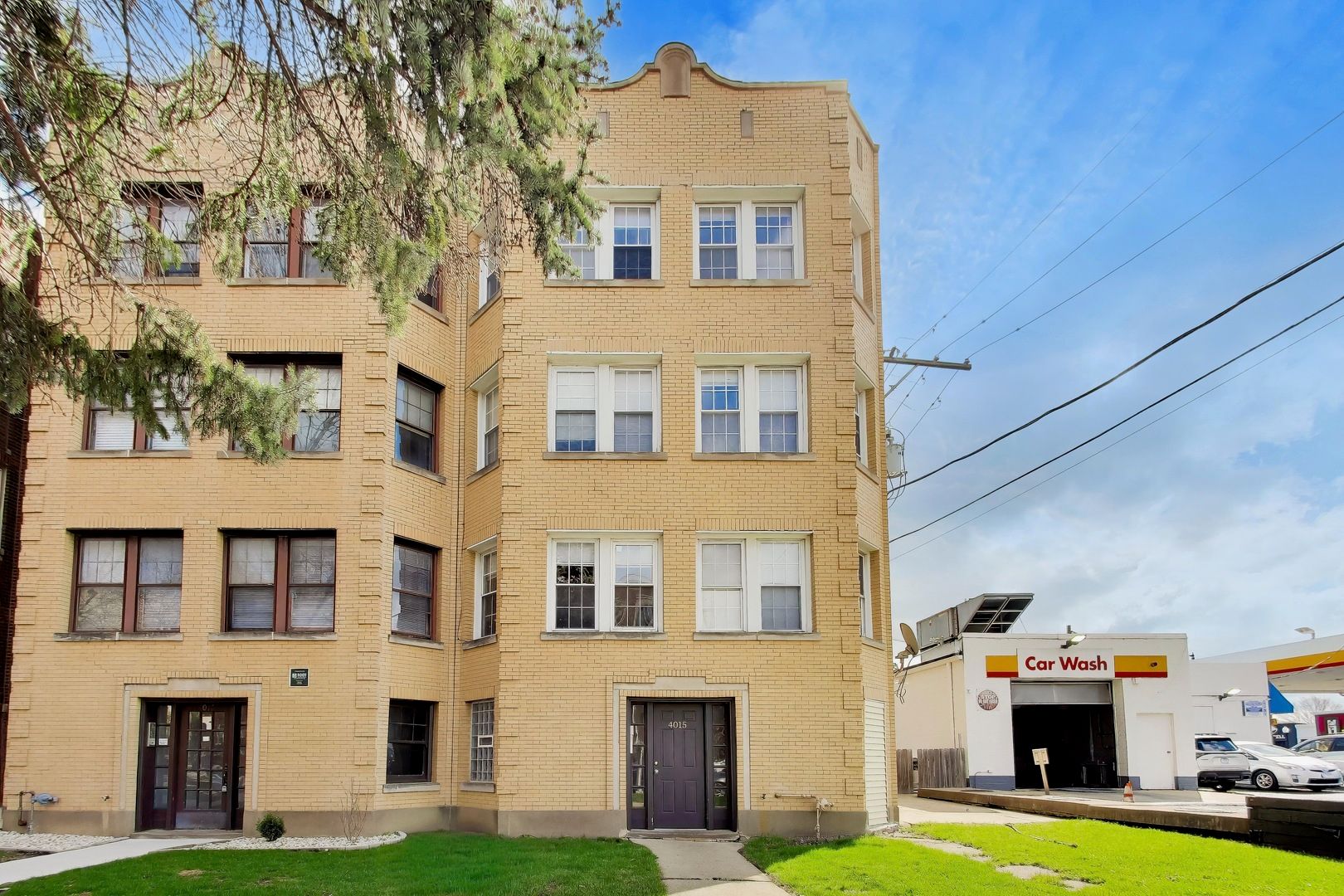 4015 N Mozart Street — Chicago, IL 60618