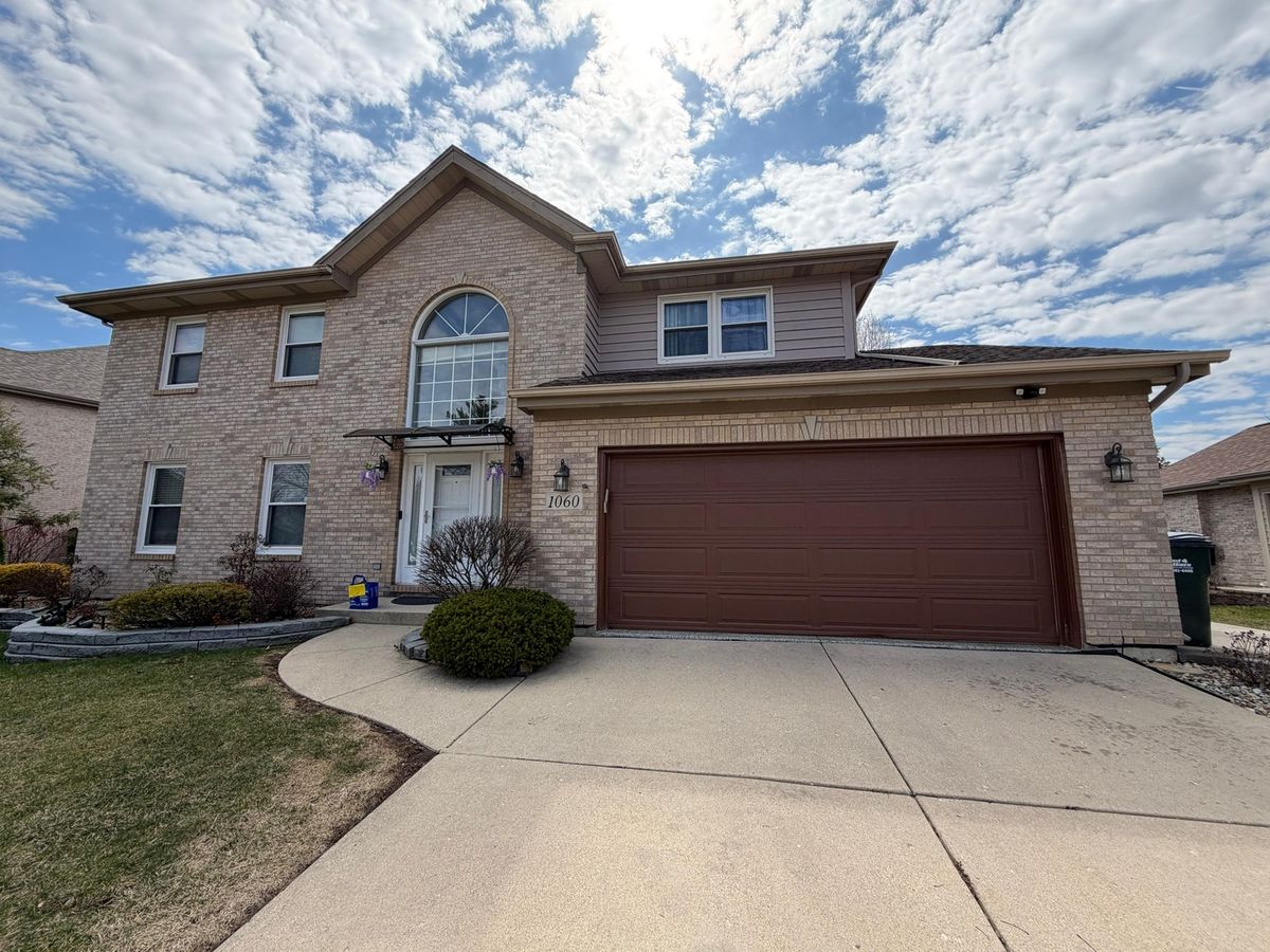 1060 Parkview Circle, Carol Stream, IL 60188