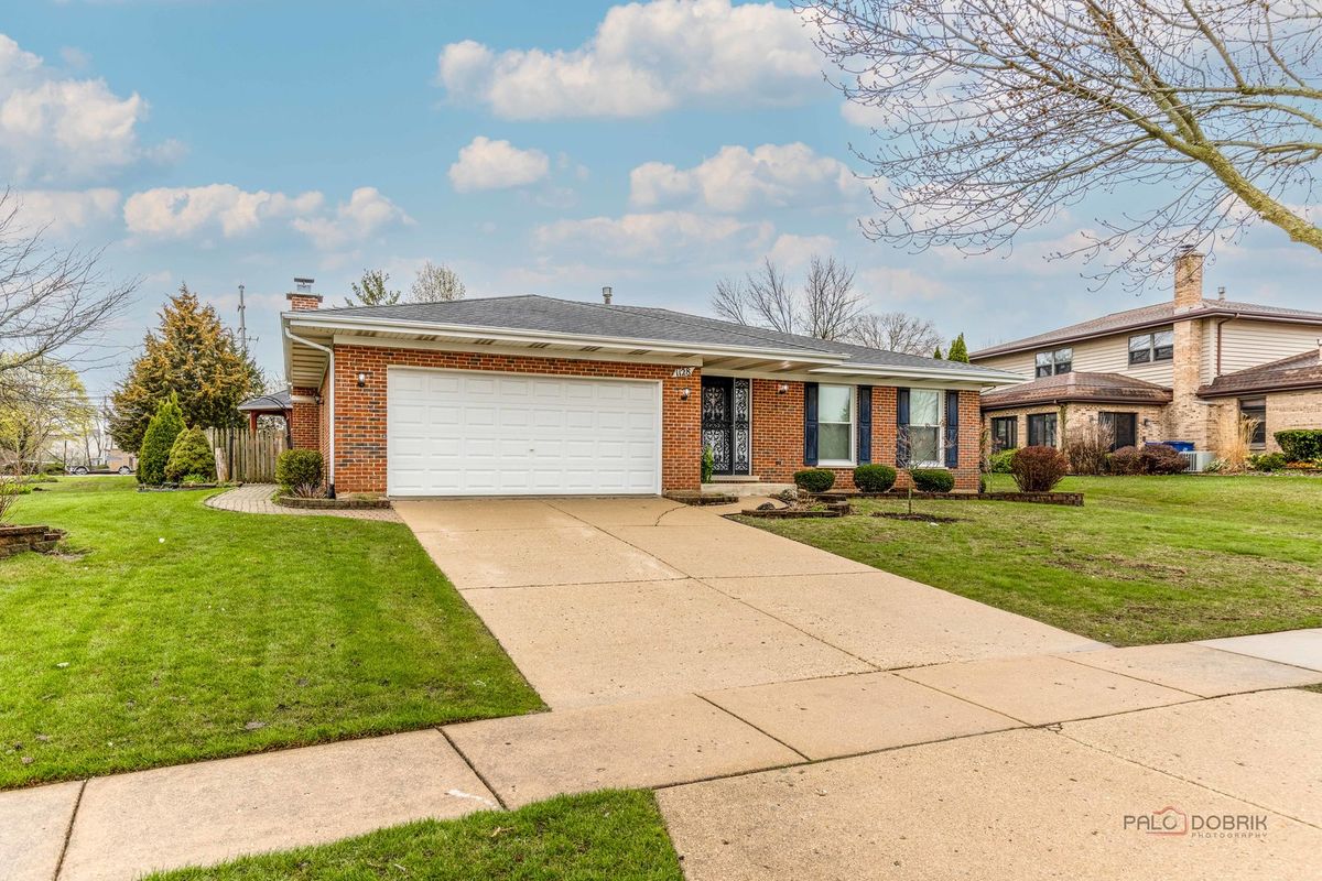 1128 Aegean Drive, Schaumburg, IL 60193